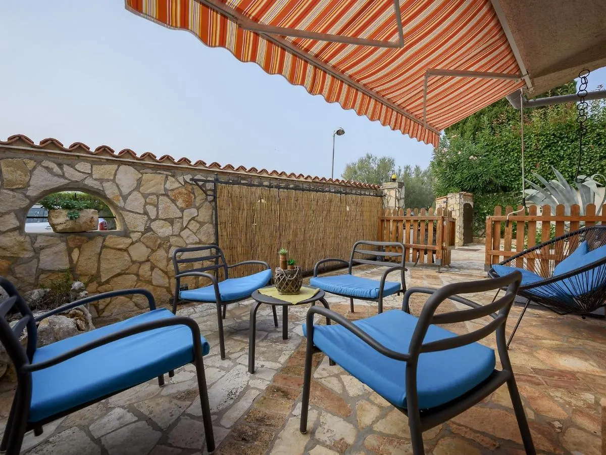 Casa Astrid By The Sea In بوريتش بيت للعطل
