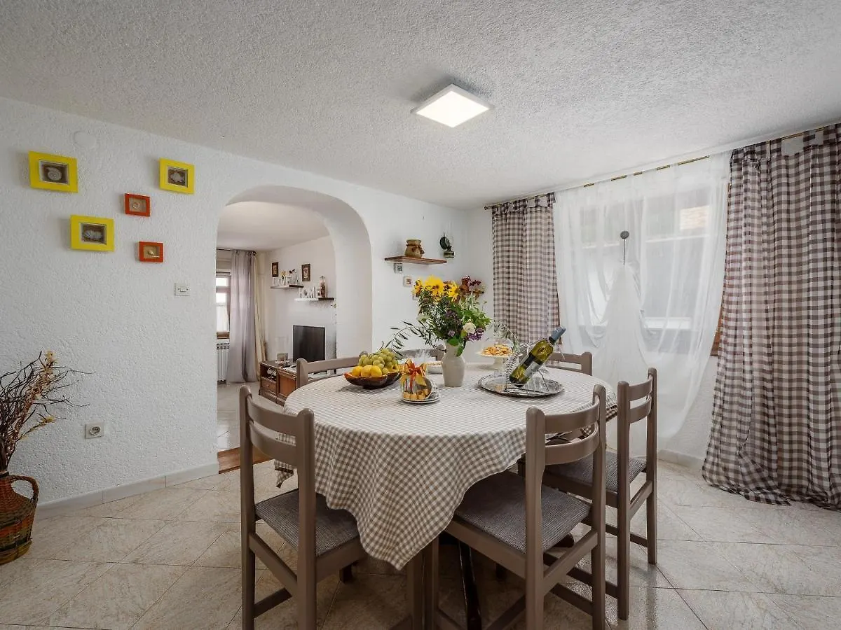 Casa Astrid By The Sea In بوريتش بيت للعطل