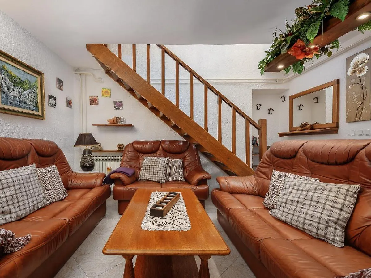Casa Astrid By The Sea In بوريتش بيت للعطل